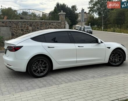 Белый Тесла Модель 3, объемом двигателя 0 л и пробегом 90 тыс. км за 14888 $, фото 10 на Automoto.ua