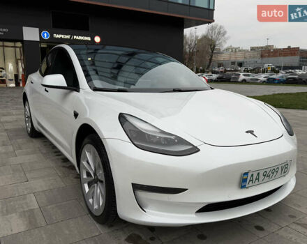 Білий Тесла Модель 3, об'ємом двигуна 0 л та пробігом 64 тис. км за 24900 $, фото 1 на Automoto.ua