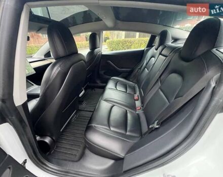 Білий Тесла Модель 3, об'ємом двигуна 0 л та пробігом 154 тис. км за 13999 $, фото 27 на Automoto.ua