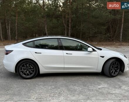 Белый Тесла Модель 3, объемом двигателя 0 л и пробегом 46 тыс. км за 20000 $, фото 6 на Automoto.ua