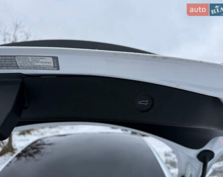 Белый Тесла Модель 3, объемом двигателя 0 л и пробегом 48 тыс. км за 22000 $, фото 12 на Automoto.ua