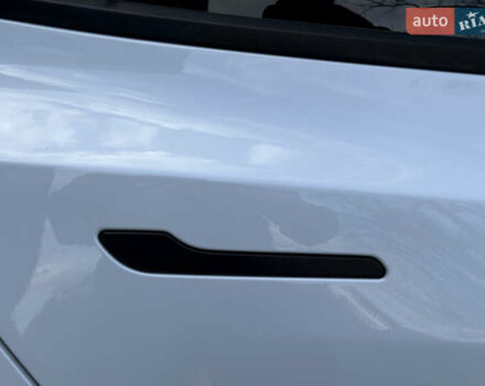 Белый Тесла Модель 3, объемом двигателя 0 л и пробегом 37 тыс. км за 19999 $, фото 94 на Automoto.ua