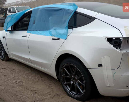 Белый Тесла Модель 3, объемом двигателя 0 л и пробегом 60 тыс. км за 19000 $, фото 15 на Automoto.ua