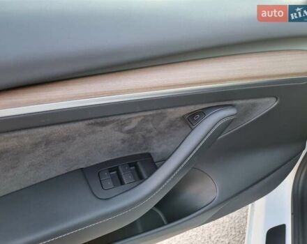 Тесла Модель 3 2021 в Кропивницком (Кировограде) на Automoto.ua Белый Тесла Модель 3, объемом двигателя 0 л и пробегом 20 тыс. км за 29500 $, фото 36 на Automoto.ua