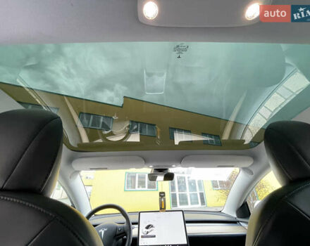 Белый Тесла Модель 3, объемом двигателя 0 л и пробегом 34 тыс. км за 18000 $, фото 61 на Automoto.ua