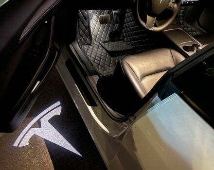 Тесла Модель 3 2021 в Вышгороде на Automoto.ua Белый Тесла Модель 3, объемом двигателя 0 л и пробегом 50 тыс. км за 23500 $, фото 9 на Automoto.ua