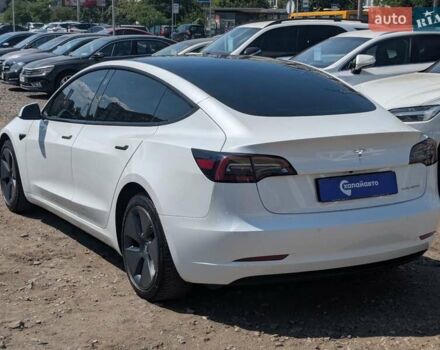 Білий Тесла Модель 3, об'ємом двигуна 0 л та пробігом 63 тис. км за 22900 $, фото 3 на Automoto.ua