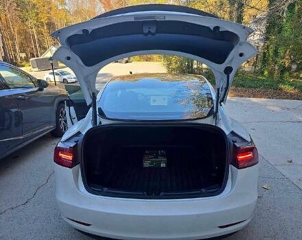 Білий Тесла Модель 3, об'ємом двигуна 0 л та пробігом 97 тис. км за 15500 $, фото 5 на Automoto.ua