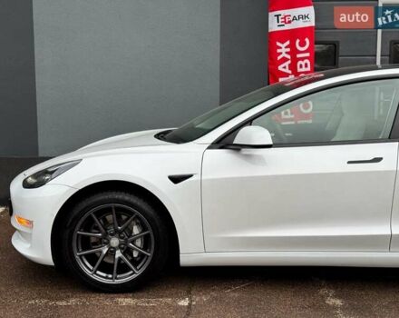 Белый Тесла Модель 3, объемом двигателя 0 л и пробегом 85 тыс. км за 19000 $, фото 4 на Automoto.ua