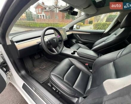 Білий Тесла Модель 3, об'ємом двигуна 0 л та пробігом 154 тис. км за 13999 $, фото 26 на Automoto.ua