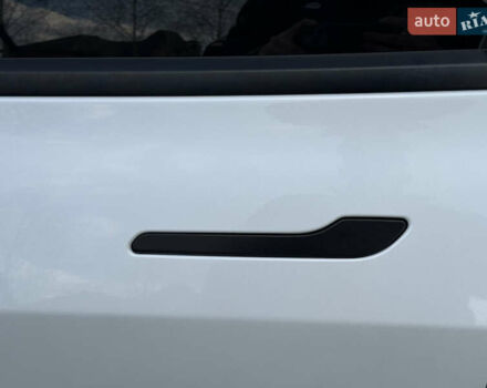 Белый Тесла Модель 3, объемом двигателя 0 л и пробегом 37 тыс. км за 19999 $, фото 88 на Automoto.ua