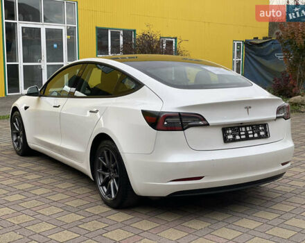 Белый Тесла Модель 3, объемом двигателя 0 л и пробегом 34 тыс. км за 18000 $, фото 40 на Automoto.ua