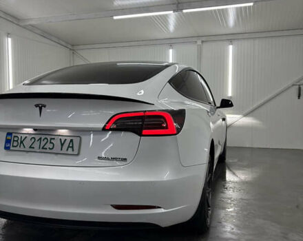 Білий Тесла Модель 3, об'ємом двигуна 0 л та пробігом 113 тис. км за 20200 $, фото 55 на Automoto.ua