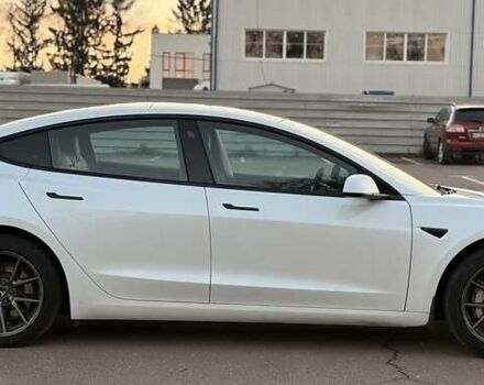 Белый Тесла Модель 3, объемом двигателя 0 л и пробегом 266 тыс. км за 13900 $, фото 2 на Automoto.ua