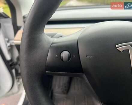 Білий Тесла Модель 3, об'ємом двигуна 0 л та пробігом 154 тис. км за 13999 $, фото 39 на Automoto.ua