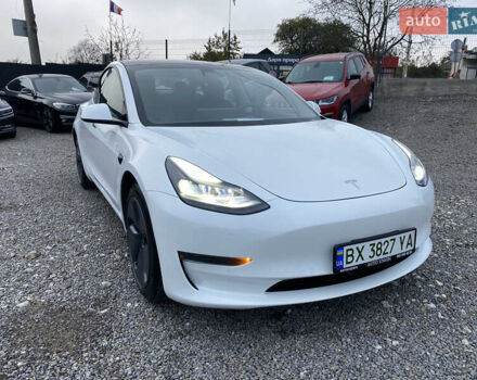 Белый Тесла Модель 3, объемом двигателя 0 л и пробегом 80 тыс. км за 18800 $, фото 6 на Automoto.ua