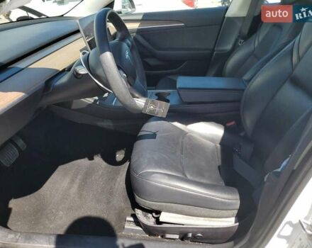Білий Тесла Модель 3, об'ємом двигуна 0 л та пробігом 73 тис. км за 16700 $, фото 7 на Automoto.ua