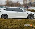 Белый Тесла Модель 3, объемом двигателя 82 л и пробегом 60 тыс. км за 25500 $, фото 7 на Automoto.ua