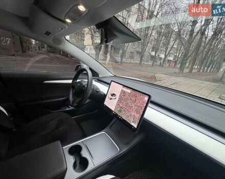 Белый Тесла Модель 3, объемом двигателя 0 л и пробегом 67 тыс. км за 23000 $, фото 16 на Automoto.ua