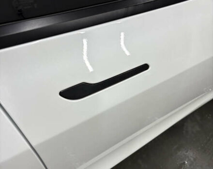 Білий Тесла Модель 3, об'ємом двигуна 0 л та пробігом 113 тис. км за 20200 $, фото 32 на Automoto.ua