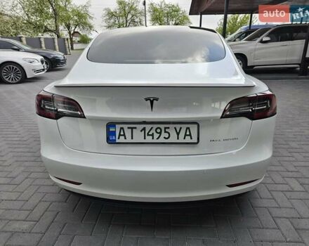 Білий Тесла Модель 3, об'ємом двигуна 0 л та пробігом 103 тис. км за 25700 $, фото 23 на Automoto.ua
