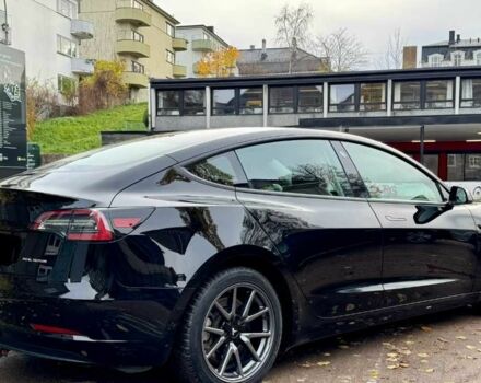 Белый Тесла Модель 3, объемом двигателя 0 л и пробегом 77 тыс. км за 11500 $, фото 4 на Automoto.ua