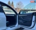 Білий Тесла Модель 3, об'ємом двигуна 0 л та пробігом 185 тис. км за 16500 $, фото 61 на Automoto.ua