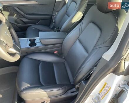 Белый Тесла Модель 3, объемом двигателя 0 л и пробегом 37 тыс. км за 22999 $, фото 12 на Automoto.ua