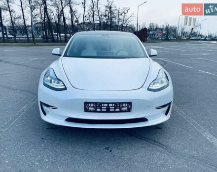 Белый Тесла Модель 3, объемом двигателя 0 л и пробегом 51 тыс. км за 17999 $, фото 10 на Automoto.ua