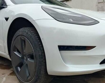 Білий Тесла Модель 3, об'ємом двигуна 0 л та пробігом 59 тис. км за 17500 $, фото 4 на Automoto.ua