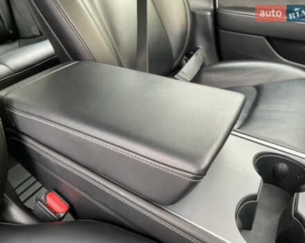 Белый Тесла Модель 3, объемом двигателя 0 л и пробегом 34 тыс. км за 18000 $, фото 66 на Automoto.ua