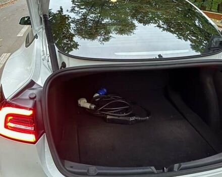 Тесла Модель 3 2021 у Києві на Automoto.ua Білий Тесла Модель 3, об'ємом двигуна 0 л та пробігом 105 тис. км за 19500 $, фото 7 на Automoto.ua