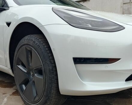 Белый Тесла Модель 3, объемом двигателя 0 л и пробегом 59 тыс. км за 17500 $, фото 5 на Automoto.ua