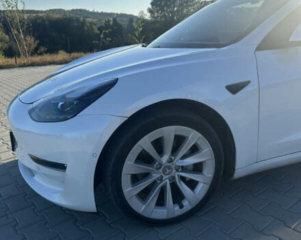 Білий Тесла Модель 3, об'ємом двигуна 0 л та пробігом 54 тис. км за 20955 $, фото 12 на Automoto.ua
