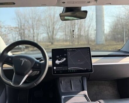 Білий Тесла Модель 3, об'ємом двигуна 0 л та пробігом 63 тис. км за 22000 $, фото 16 на Automoto.ua