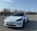 Білий Тесла Модель 3, об'ємом двигуна 0 л та пробігом 63 тис. км за 22000 $, фото 2 на Automoto.ua
