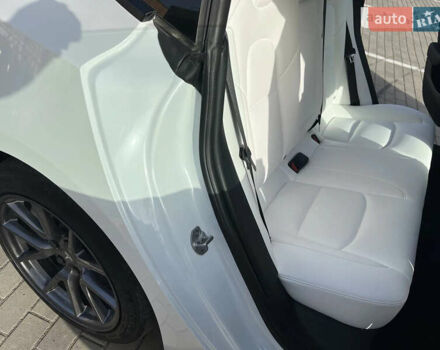 Білий Тесла Модель 3, об'ємом двигуна 0 л та пробігом 47 тис. км за 22100 $, фото 43 на Automoto.ua