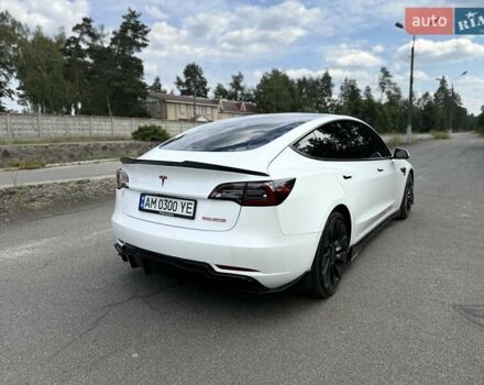 Белый Тесла Модель 3, объемом двигателя 0 л и пробегом 75 тыс. км за 25600 $, фото 9 на Automoto.ua