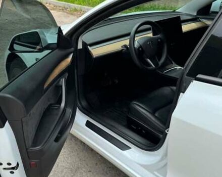 Белый Тесла Модель 3, объемом двигателя 0 л и пробегом 55 тыс. км за 17650 $, фото 20 на Automoto.ua