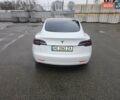 Белый Тесла Модель 3, объемом двигателя 0 л и пробегом 52 тыс. км за 18500 $, фото 1 на Automoto.ua
