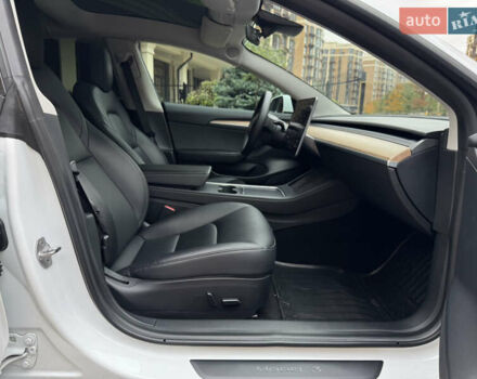 Белый Тесла Модель 3, объемом двигателя 0 л и пробегом 45 тыс. км за 29000 $, фото 6 на Automoto.ua