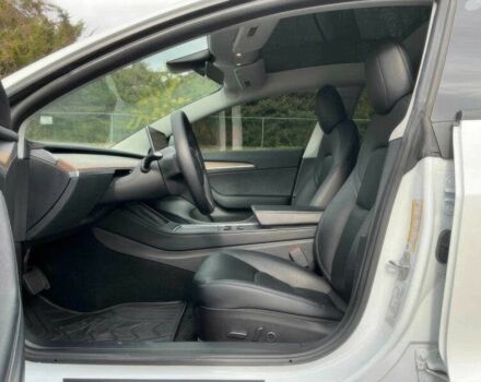 Білий Тесла Модель 3, об'ємом двигуна 0 л та пробігом 24 тис. км за 8400 $, фото 5 на Automoto.ua