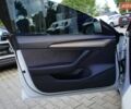 Білий Тесла Модель 3, об'ємом двигуна 0 л та пробігом 33 тис. км за 19499 $, фото 11 на Automoto.ua