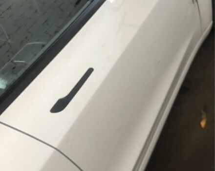 Білий Тесла Модель 3, об'ємом двигуна 0 л та пробігом 170 тис. км за 15500 $, фото 6 на Automoto.ua