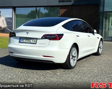 Білий Тесла Модель 3, об'ємом двигуна 0.32 л та пробігом 13 тис. км за 22500 $, фото 6 на Automoto.ua