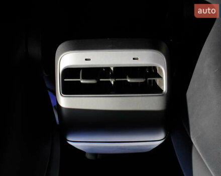 Білий Тесла Модель 3, об'ємом двигуна 0 л та пробігом 33 тис. км за 20700 $, фото 27 на Automoto.ua