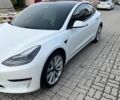 Білий Тесла Модель 3, об'ємом двигуна 0 л та пробігом 69 тис. км за 17000 $, фото 2 на Automoto.ua