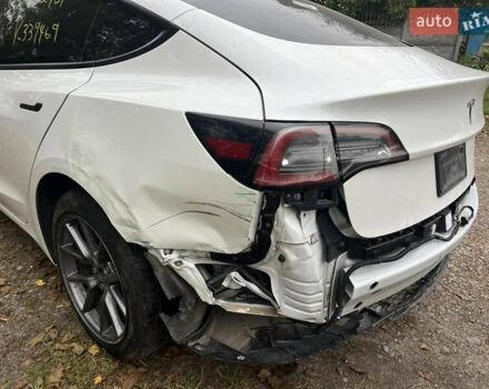 Тесла Модель 3 2022 у Києві на Automoto.ua Білий Тесла Модель 3, об'ємом двигуна 0 л та пробігом 64 тис. км за 14700 $, фото 16 на Automoto.ua