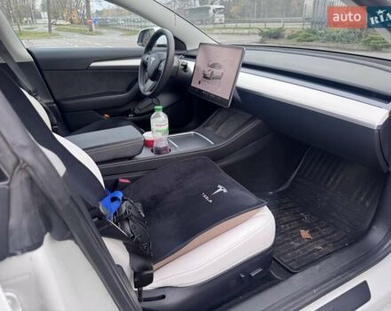 Білий Тесла Модель 3, об'ємом двигуна 0 л та пробігом 108 тис. км за 22000 $, фото 3 на Automoto.ua