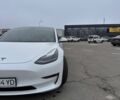 Белый Тесла Модель 3, объемом двигателя 0 л и пробегом 81 тыс. км за 21000 $, фото 3 на Automoto.ua